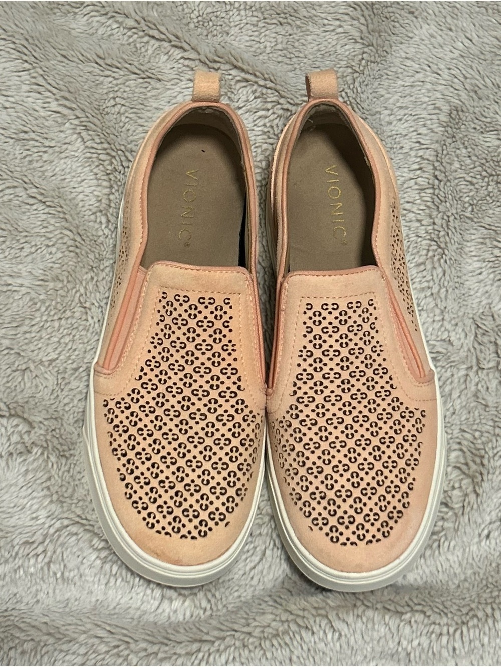 Vionic Kimmie Perf Sneakers - Picture 3 of 8